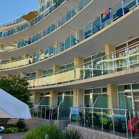 公寓式酒店 朱莉娅家庭公寓式酒店 阳光海滩